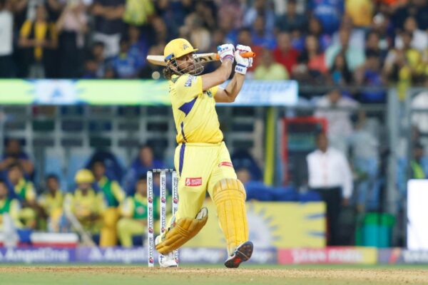 MS Dhoni smashes Hardik Pandya for three consecutive sixes in MI vs CSK clash – India TV