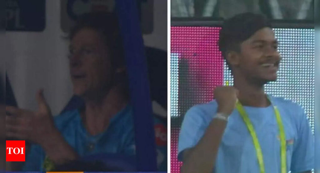 Ball boy over the moon as Jonty Rhodes applauds his stunning catch behind the fence. Watch | Cricket News