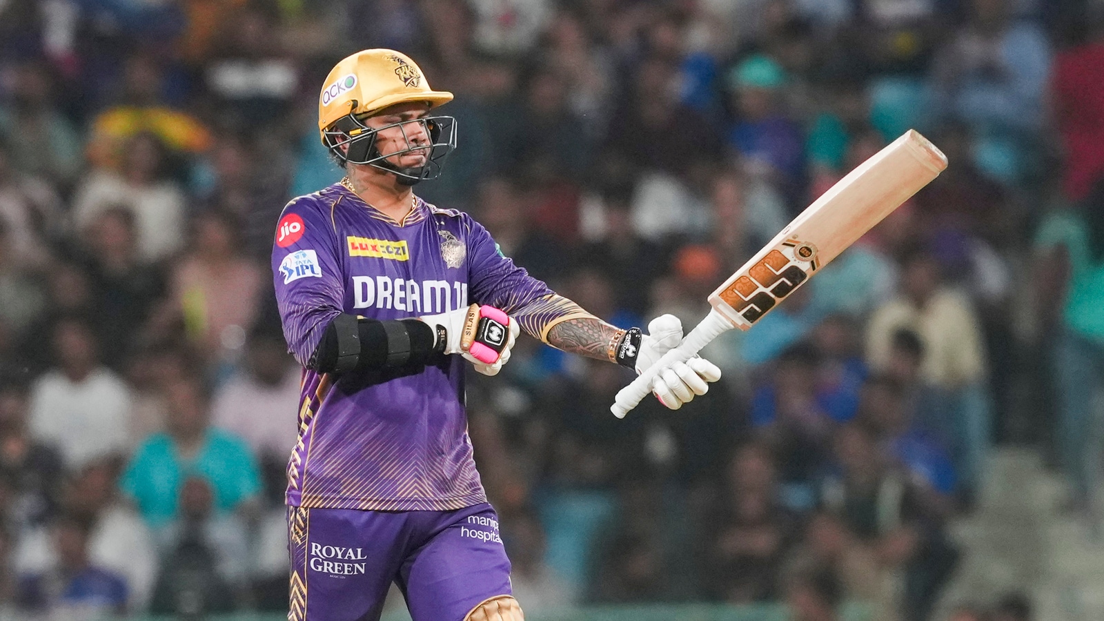 Sunil Narine rules with the bat as KKR top the IPL table