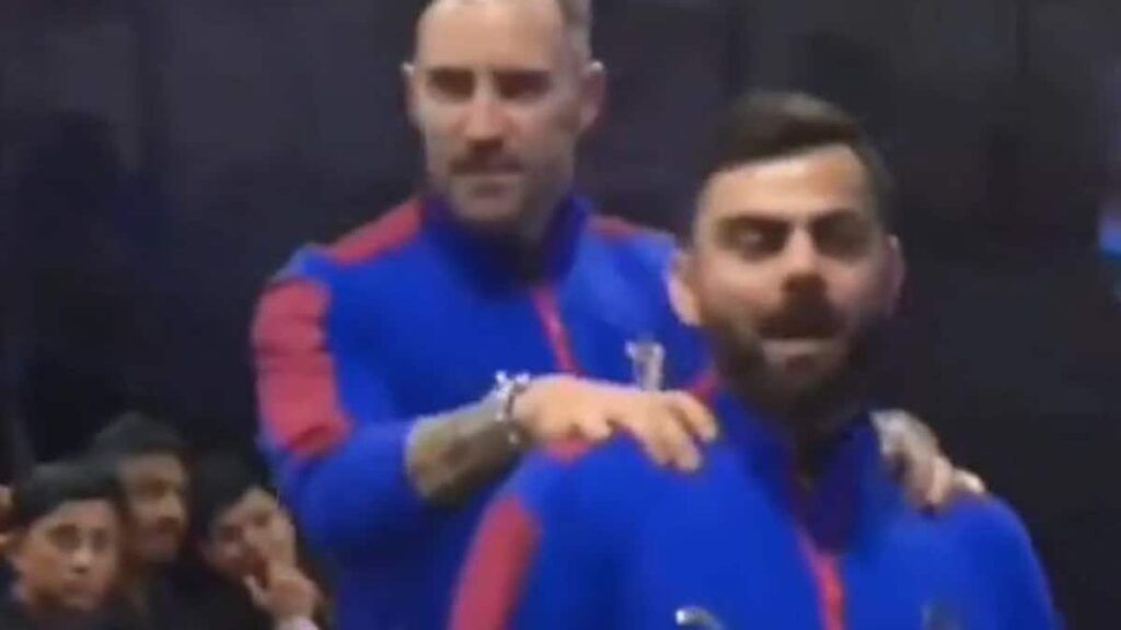 Virat Kohli Gets Massage From Faf Du Plessis, Fan's 'Backbenchers' Reference Breaks Internet. Watch