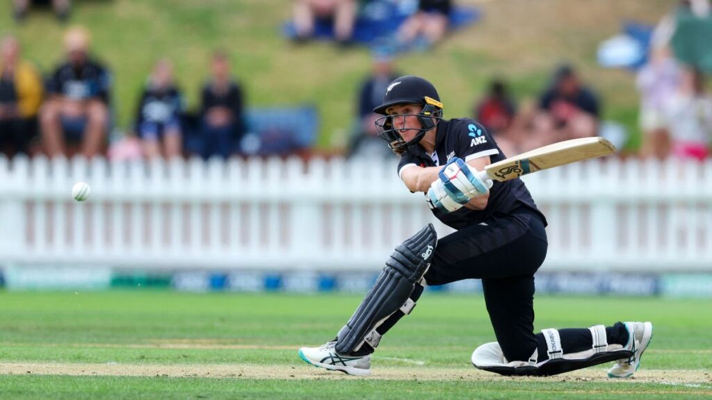 After playing for two countries, New Zealand cricketer Bernadine Bezuidenhout announces retirement – India TV