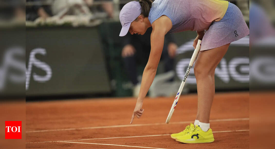 French Open: Iga Swiatek slams chair umpire after defeat to Aryna Sabalenka, says 'I wanted him to come down, but he didn’t' | Tennis News