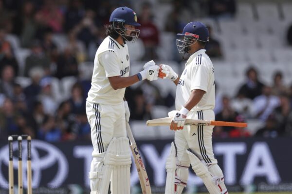 KL Rahul firmly tells Rishabh Pant to be watchful before playing shots, wicketkeeper retorts: ‘Achhe se dekhta hoon’ KL Rahul firmly tells Rishabh Pant to be watchful before playing shots, wicketkeeper retorts: ‘Achhe se dekhta hoon’