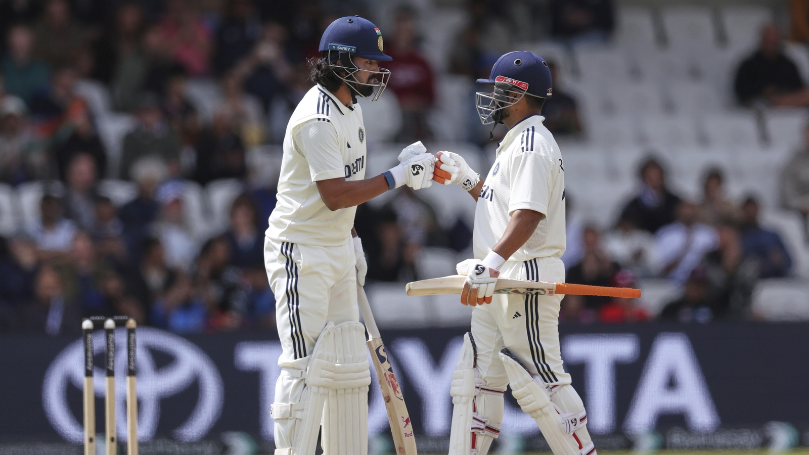 KL Rahul firmly tells Rishabh Pant to be watchful before playing shots, wicketkeeper retorts: ‘Achhe se dekhta hoon’