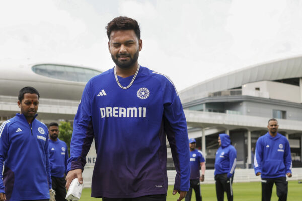 Rishabh Pant accuses fielding coach T Dilip of favouritism; lots of sledging during India’s practice session: Report Rishabh Pant accuses fielding coach T Dilip of favouritism; lots of sledging during India's practice session: Report