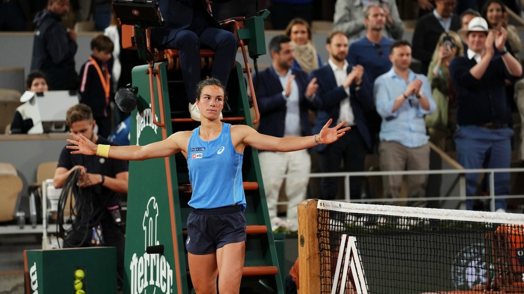 Roland Garros: World No. 361 Lois Bosson lost for words as Paris fairytale continues