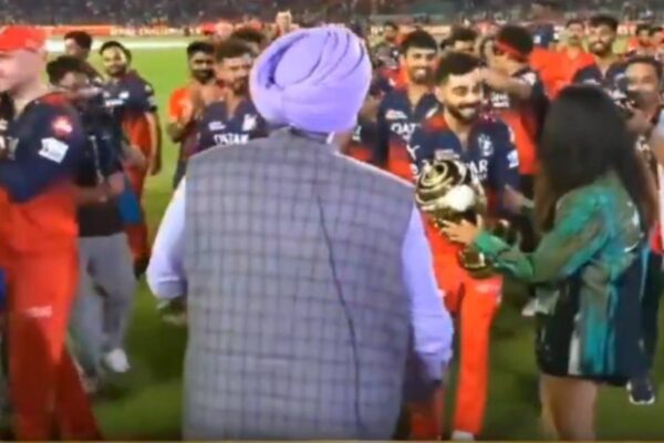 Virat Kohli walks up to Mayanti mid-celebrations; his stirring ‘touch the trophy’ gesture leaves anchor misty-eyed