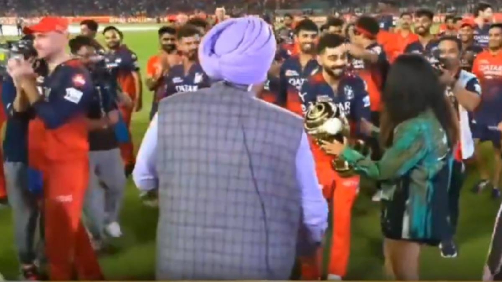 Virat Kohli walks up to Mayanti mid-celebrations; his stirring ‘touch the trophy’ gesture leaves anchor misty-eyed