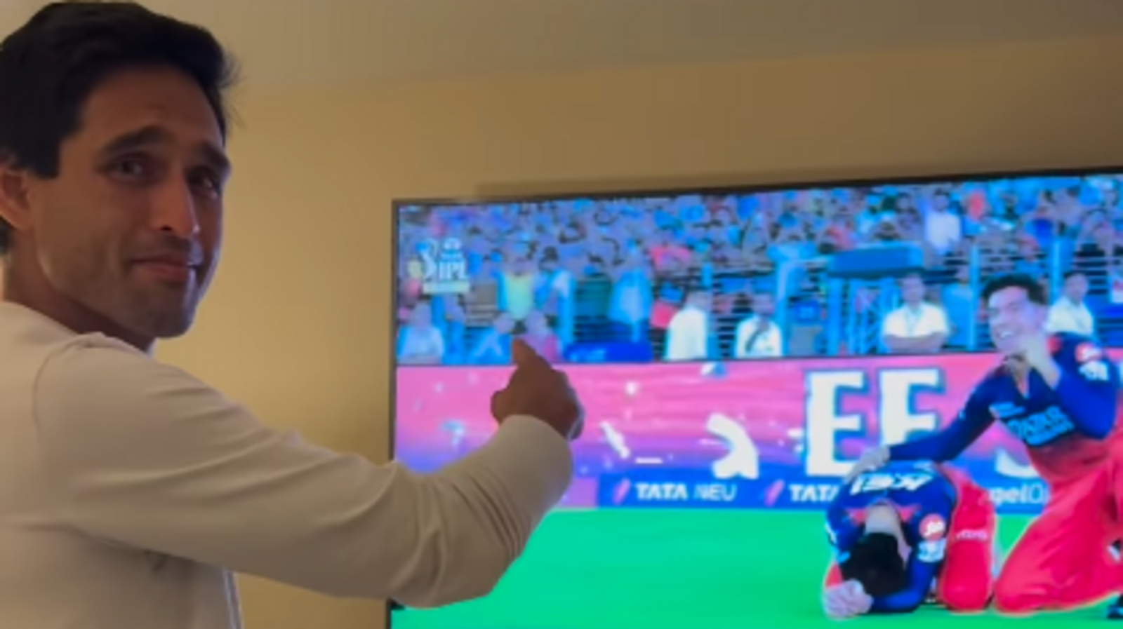 Siddharth Mallya in tears, points at ex-franchise RCB on TV as Virat Kohli and co. win IPL title; Lalit Modi reacts